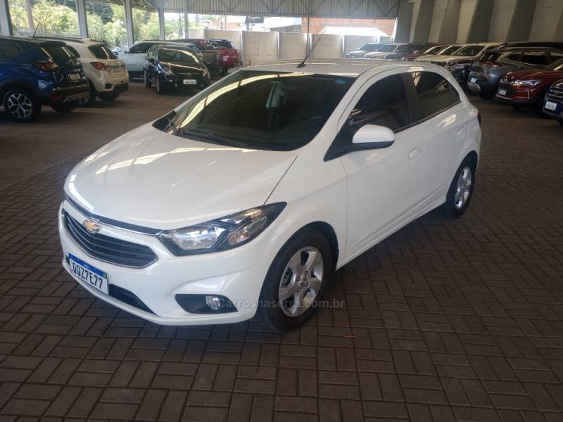 CHEVROLET - ONIX - 2019/2019 - Branca - R$ 67.000,00