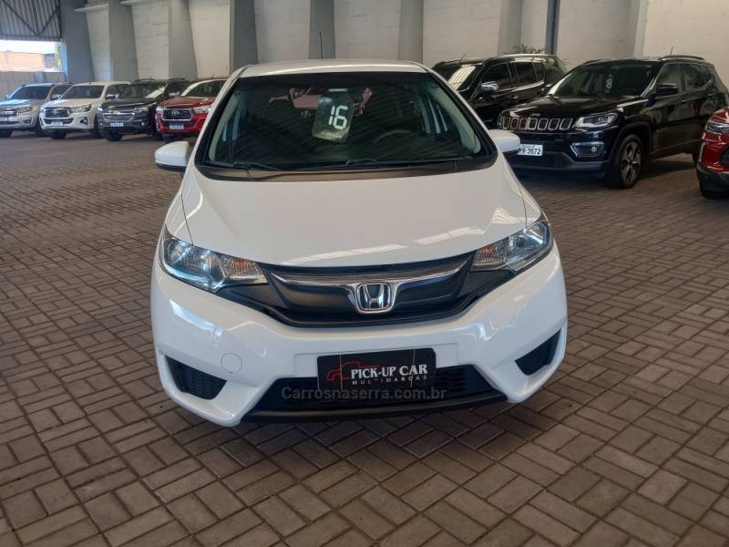 HONDA - FIT - 2016/2016 - Branca - R$ 60.000,00