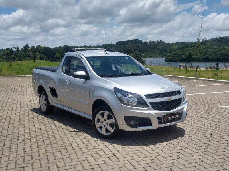 CHEVROLET - MONTANA - 2013/2013 - Prata - R$ 52.000,00