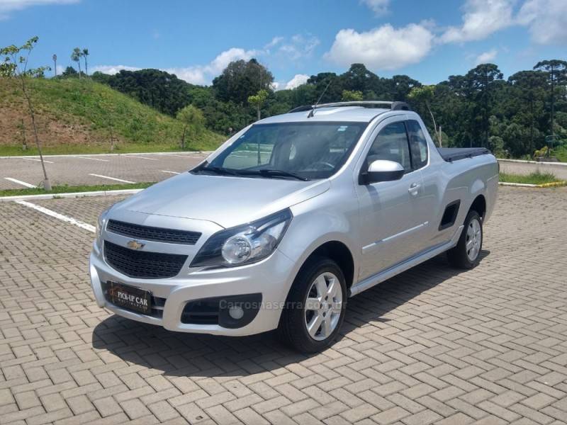 CHEVROLET - MONTANA - 2013/2013 - Prata - R$ 52.000,00