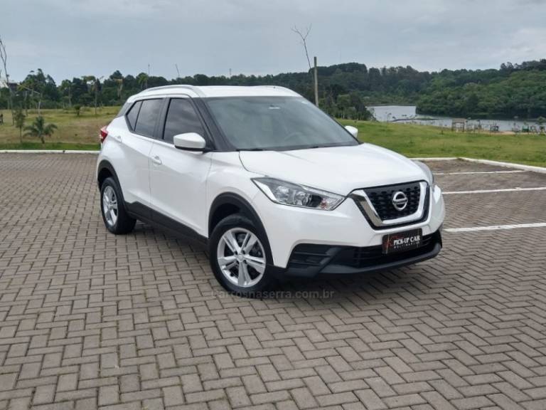 NISSAN - KICKS - 2020/2021 - Branca - R$ 91.500,00