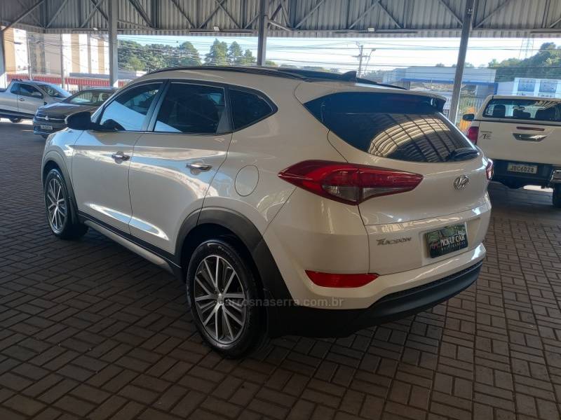 HYUNDAI - TUCSON - 2017/2018 - Branca - R$ 113.000,00