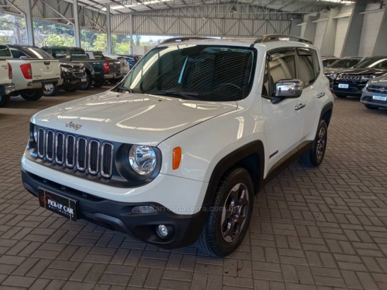 JEEP - RENEGADE - 2017/2017 - Branca - R$ 95.000,00