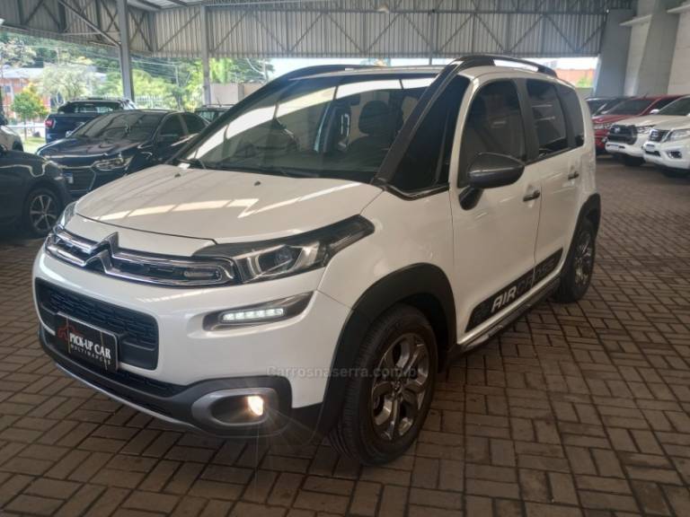 CITROËN - AIRCROSS - 2016/2017 - Branca - R$ 68.000,00