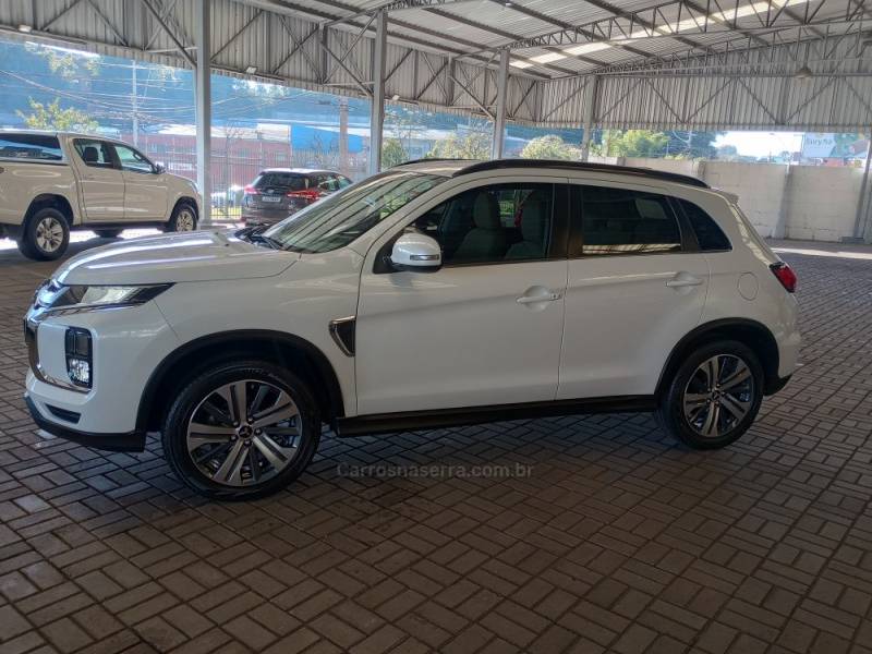 MITSUBISHI - OUTLANDER - 2020/2021 - Branca - R$ 138.000,00