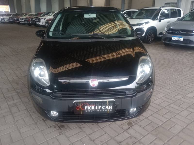 FIAT - PUNTO - 2015/2016 - Preta - R$ 48.000,00