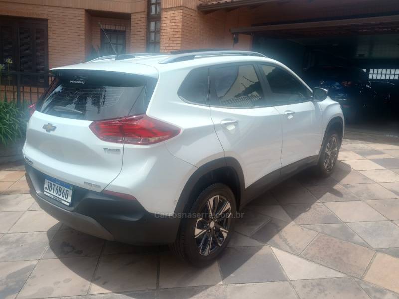 CHEVROLET - TRACKER - 2022/2023 - Branca - R$ 135.000,00